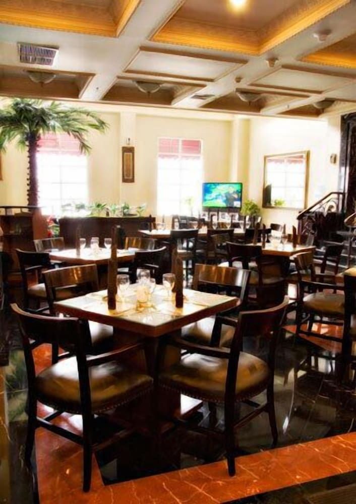 undefined Golden Boutique Hotel Melawai 6