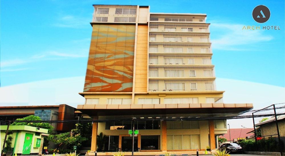 Arch Hotel