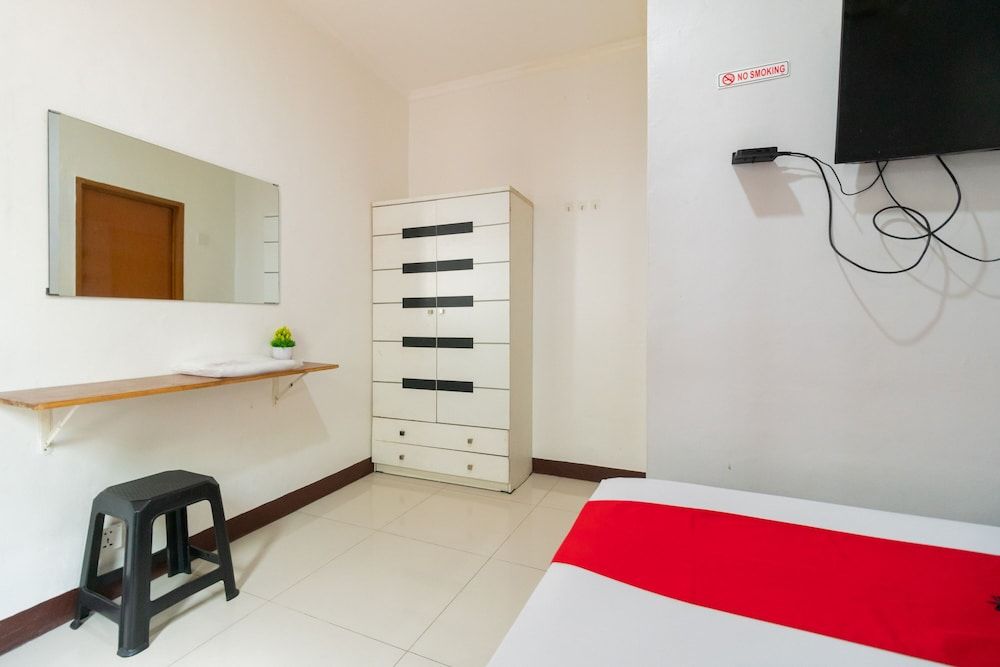 undefined RedDoorz @ Tondano Benhil 8