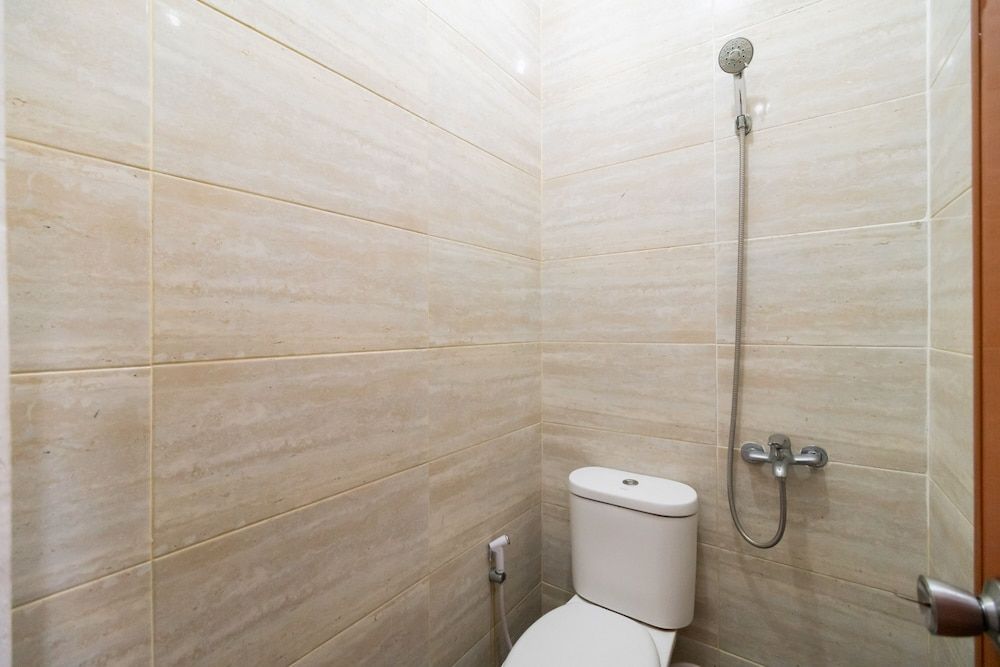 RedDoorz @ Tondano Benhil Double Room, 1 Double Bed 12