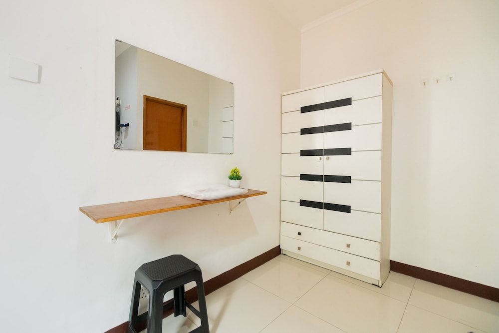 undefined RedDoorz @ Tondano Benhil 7