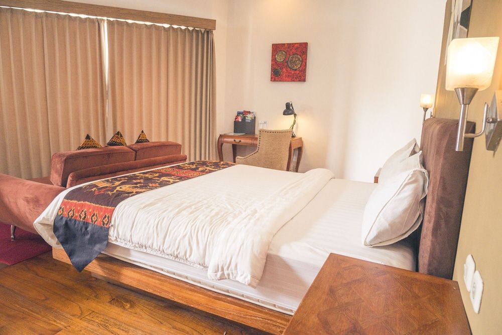 Ocean View Residence - Hotel Jepara Deluxe Room 4