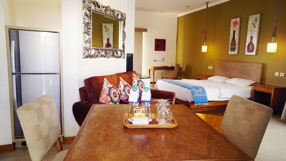 Ocean View Residence - Hotel Jepara Deluxe Room 2