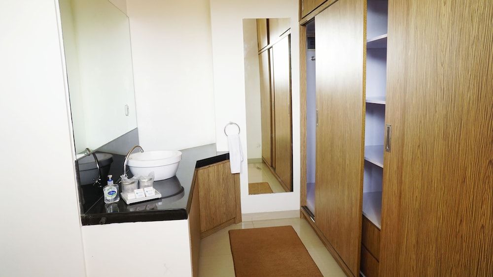 Ocean View Residence - Hotel Jepara Deluxe Room 13