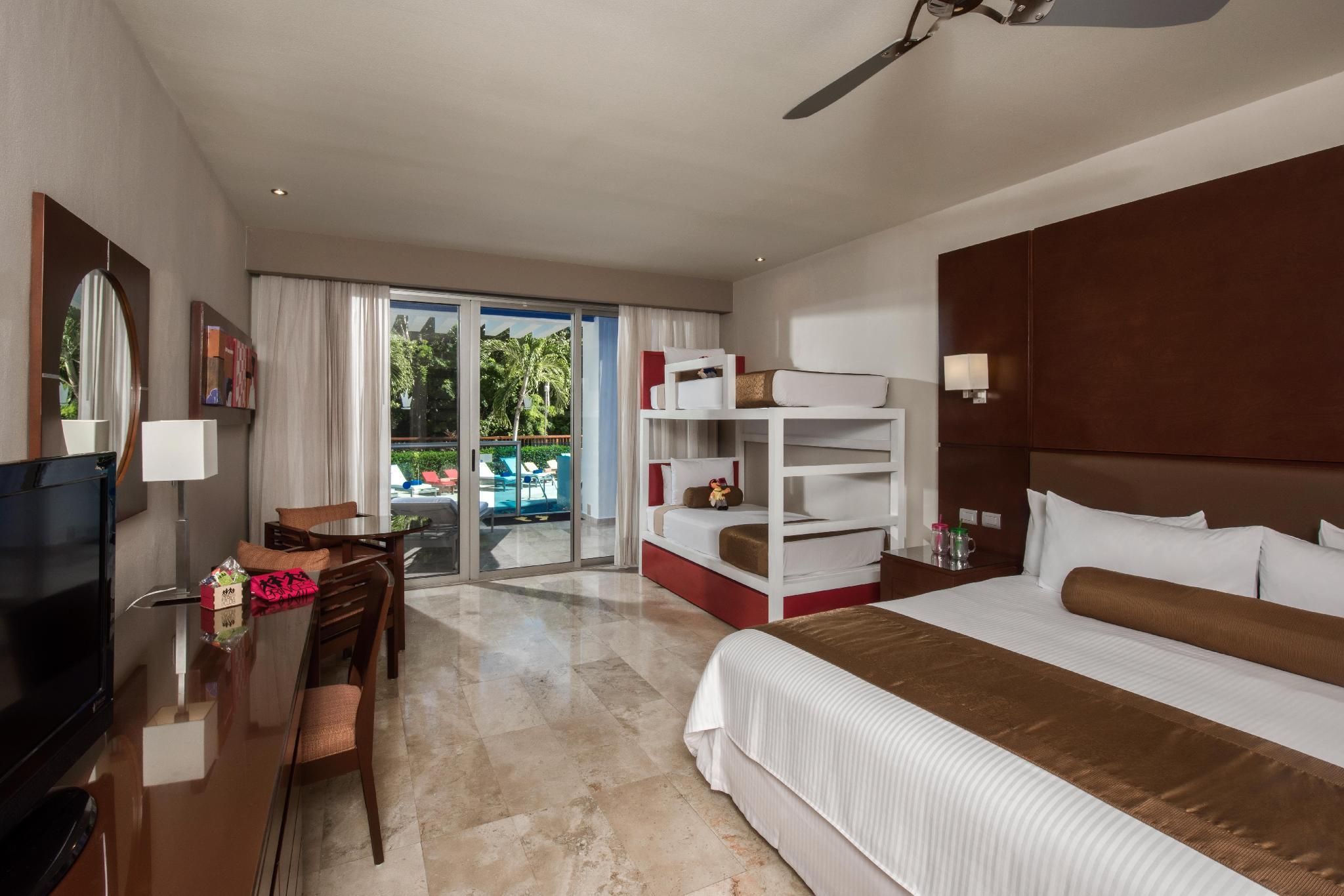 Family Club Room