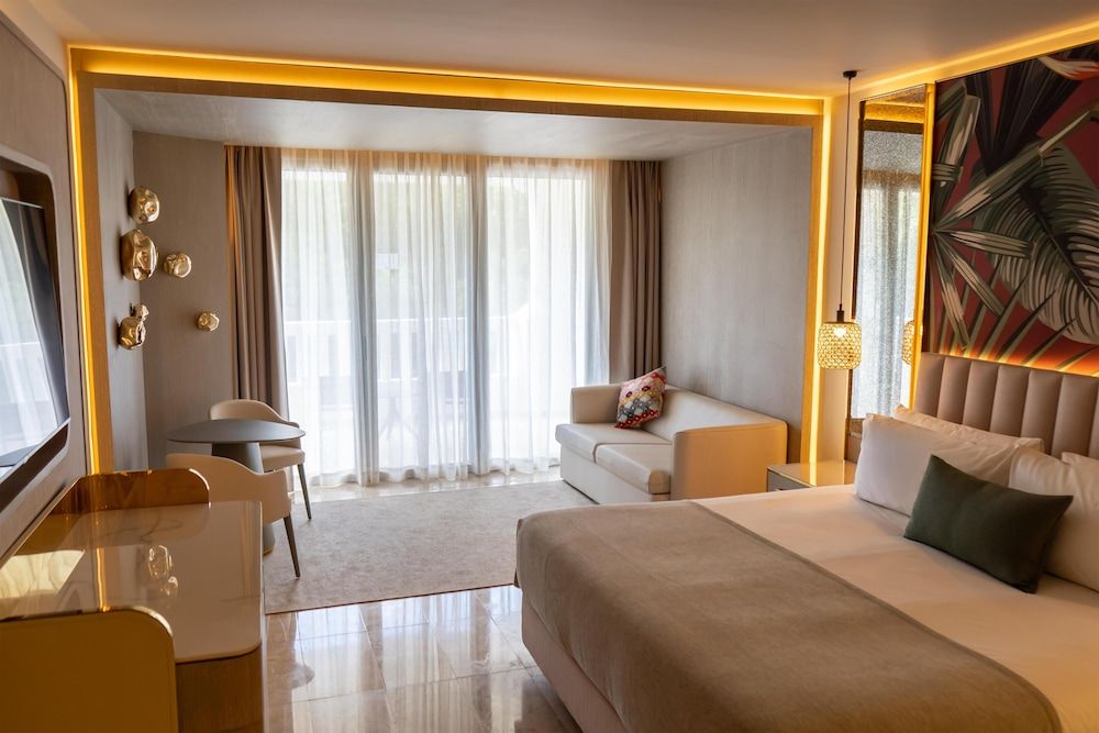 Grand Riviera Princess - All Inclusive Deluxe Room, Garden View 5