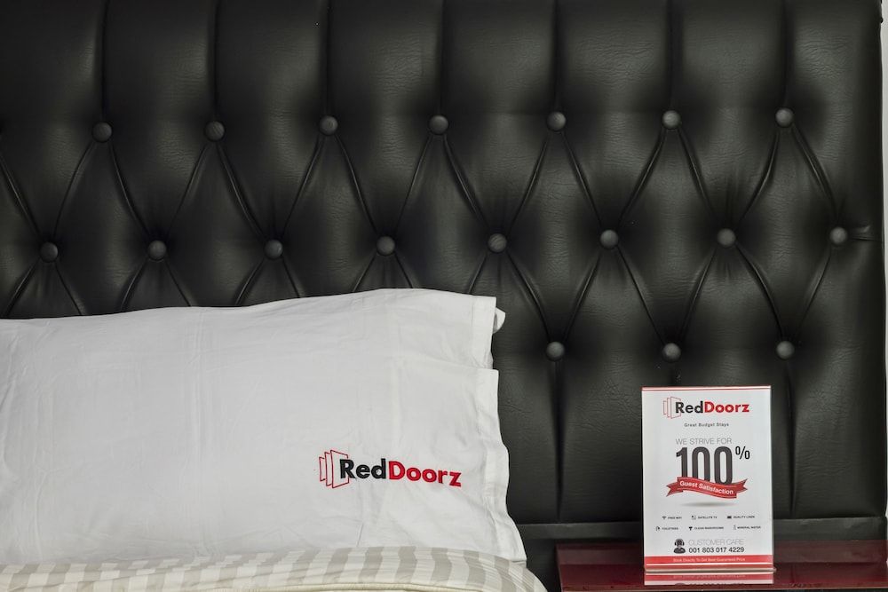 RedDoorz Plus @ Guntur Raya Setiabudi Double Room 3