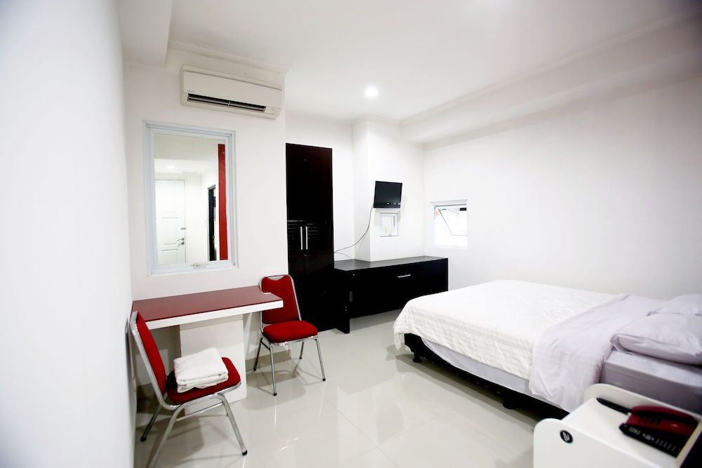 RedDoorz Plus @ Guntur Raya Setiabudi Double Room