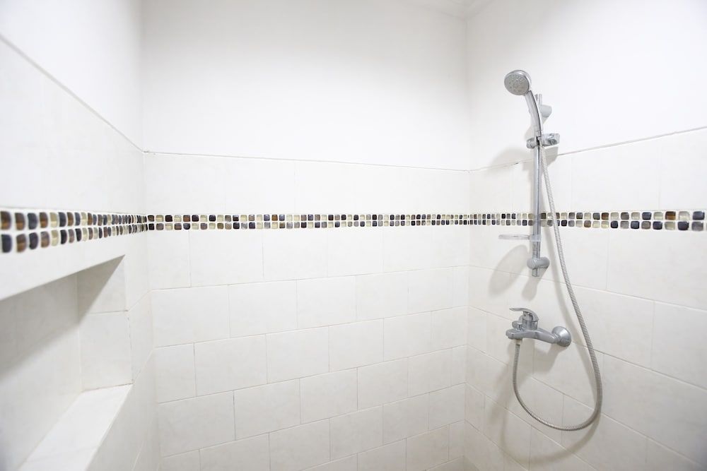 RedDoorz Plus @ Guntur Raya Setiabudi Double Room 10