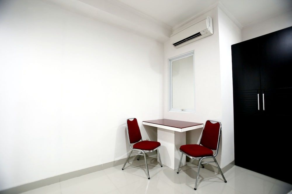 RedDoorz Plus @ Guntur Raya Setiabudi Double Room 12