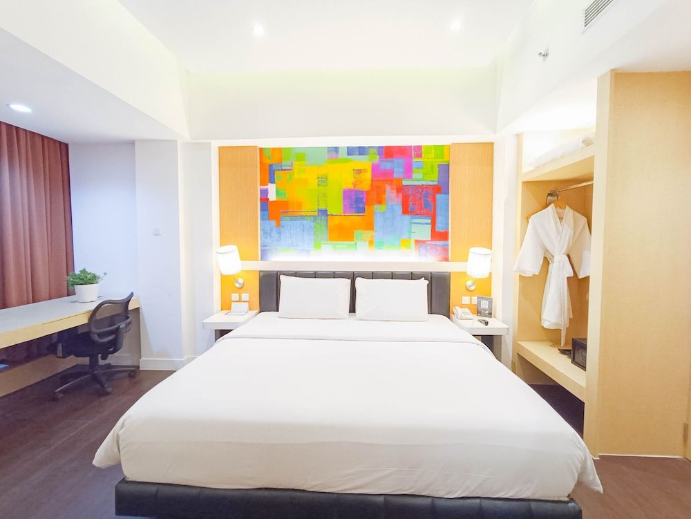Brits Hotel Karawang Suite King Room 2