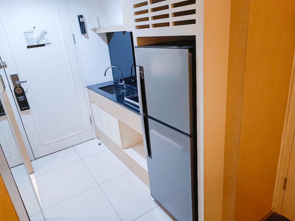 Brits Hotel Karawang Suite King Room 6