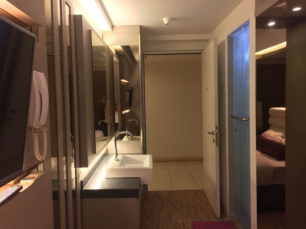 Grandboutique-Inn Deluxe Studio Apartment 5