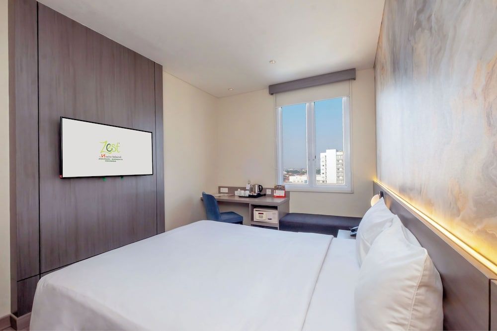 Zest Jemursari by Swiss-Belhotel International Zest New Queen Room