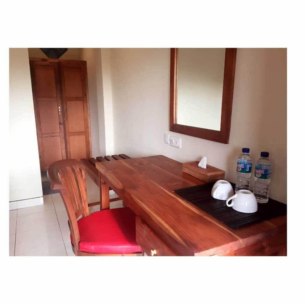 Komodo Lodge Standard Double Room 6