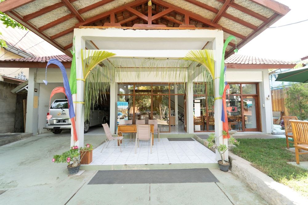 undefined Komodo Lodge 2