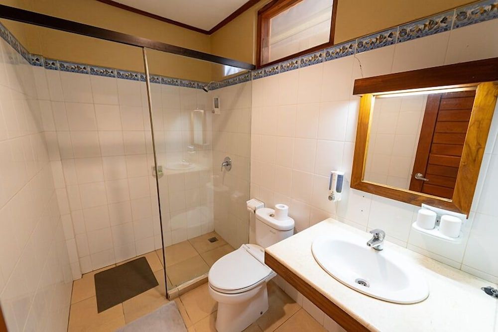 Komodo Lodge Standard Double Room 4