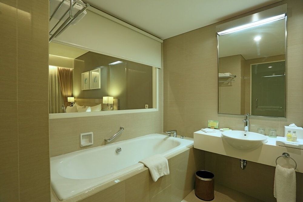 TreePark Karawang Superior Room 6
