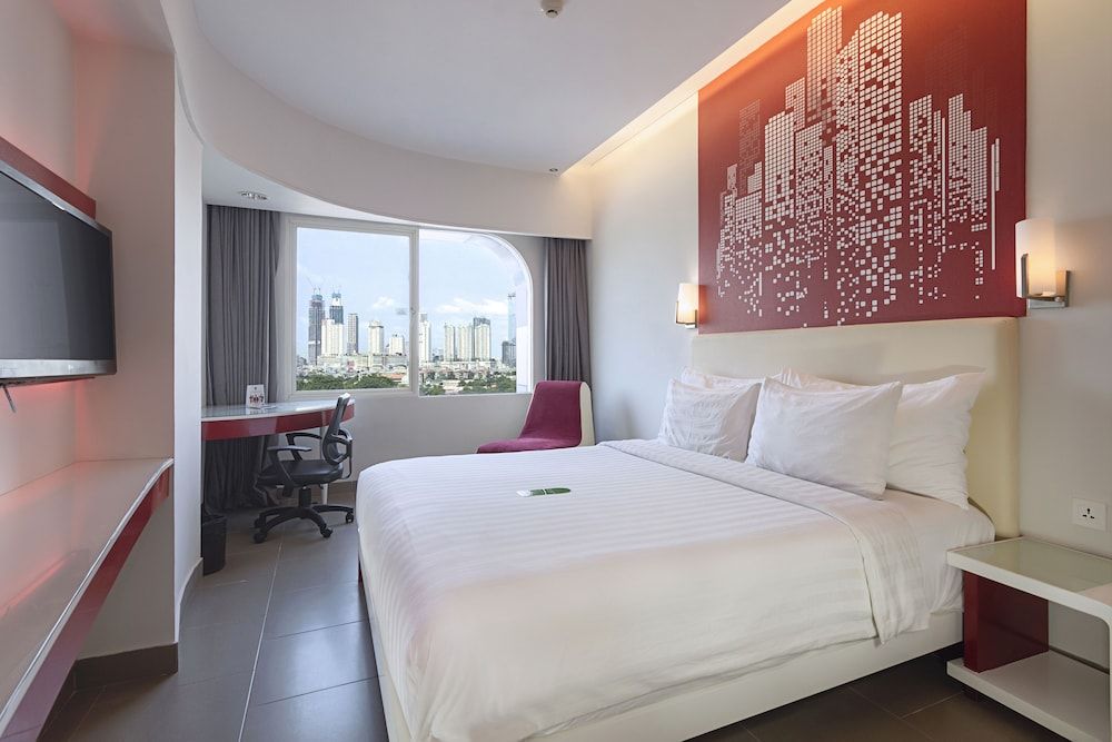 undefined Blue Sky Hotel Petamburan 7