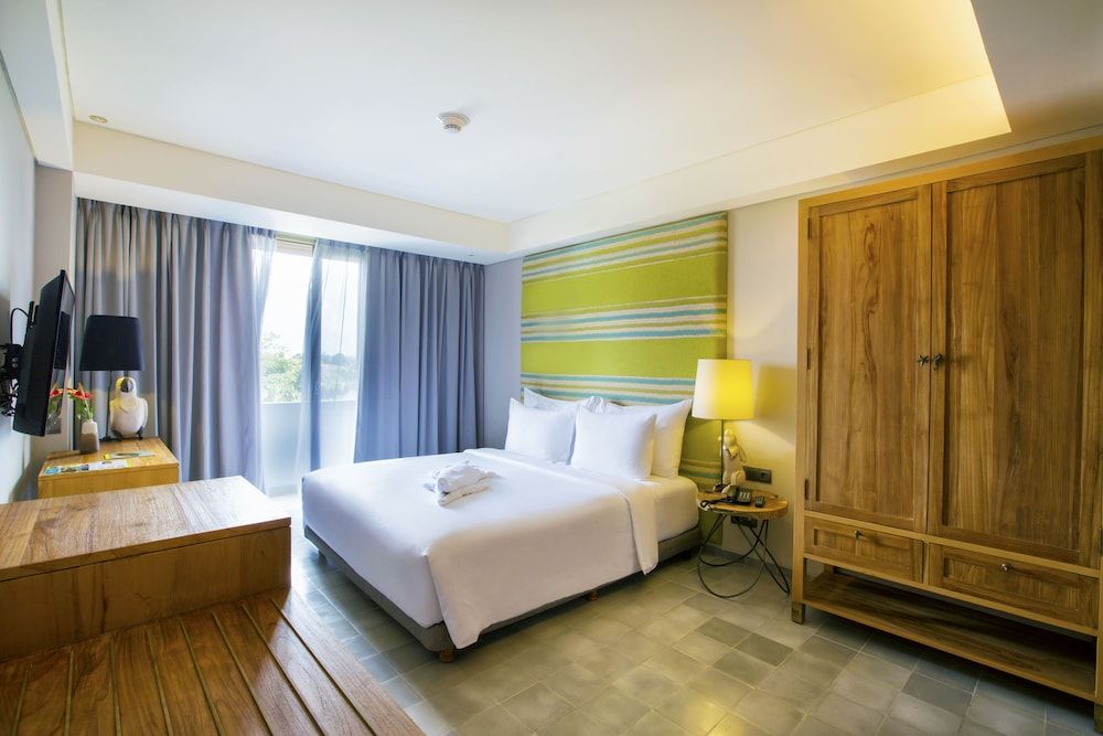 Deluxe Room, Balcony, Pool View