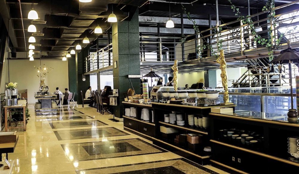 undefined Amos Cozy Hotel & Convention Hall 5