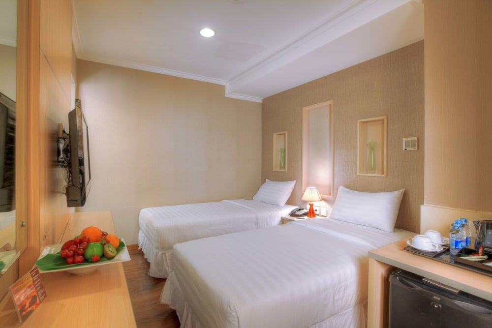 Amos Cozy Hotel & Convention Hall Classic Room (No Window) 2