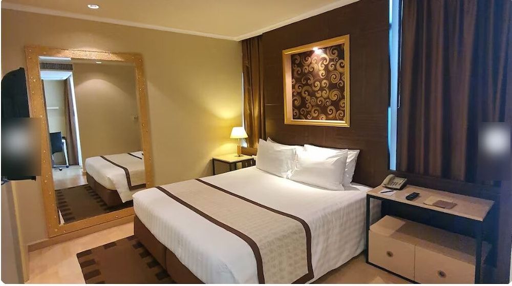 Grand One-Bedroom Plus