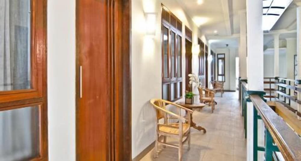 Kuta EcoStay Deluxe Room 7