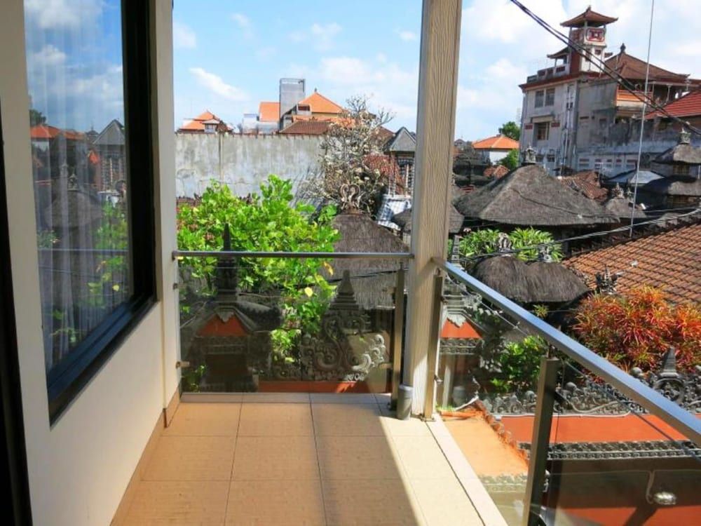 Kuta EcoStay Deluxe Room 8