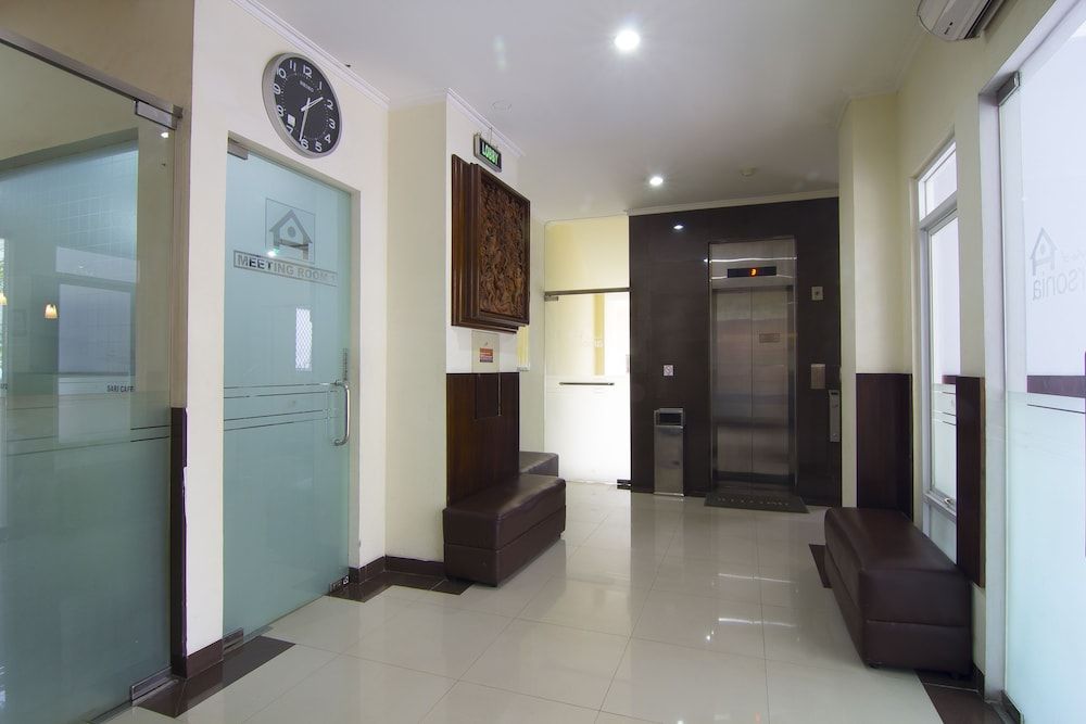 undefined House of Arsonia Tulip 4