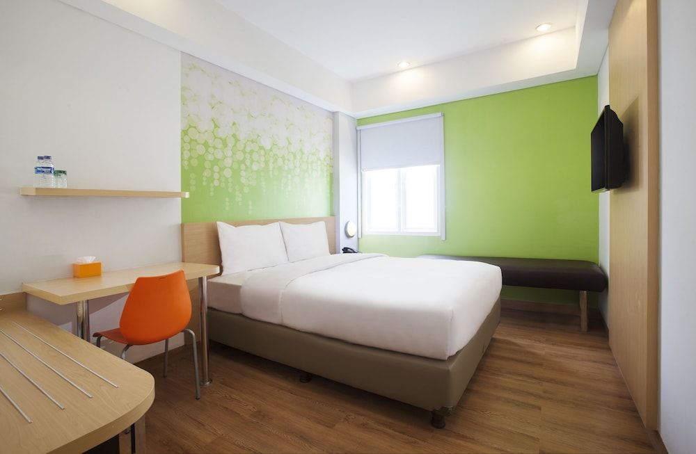Zest Queen Room