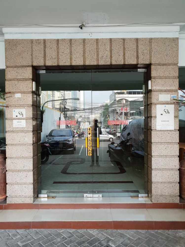 undefined Hotel Caravan Tanah Abang 5