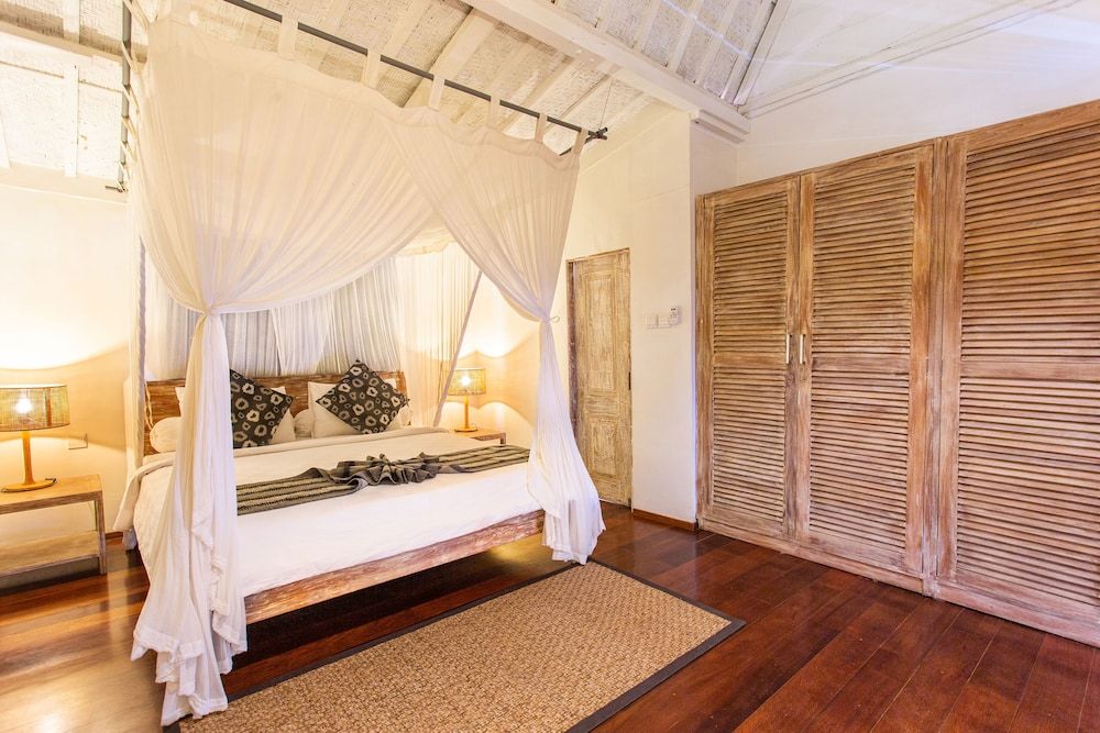 3 Bedrooms Villas