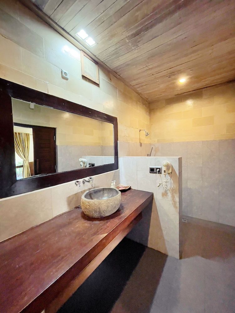 Samba Villas Premium Deluxe King Room 15