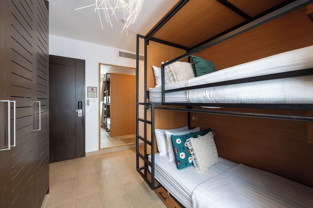 4 Bed Female Community Ensuite