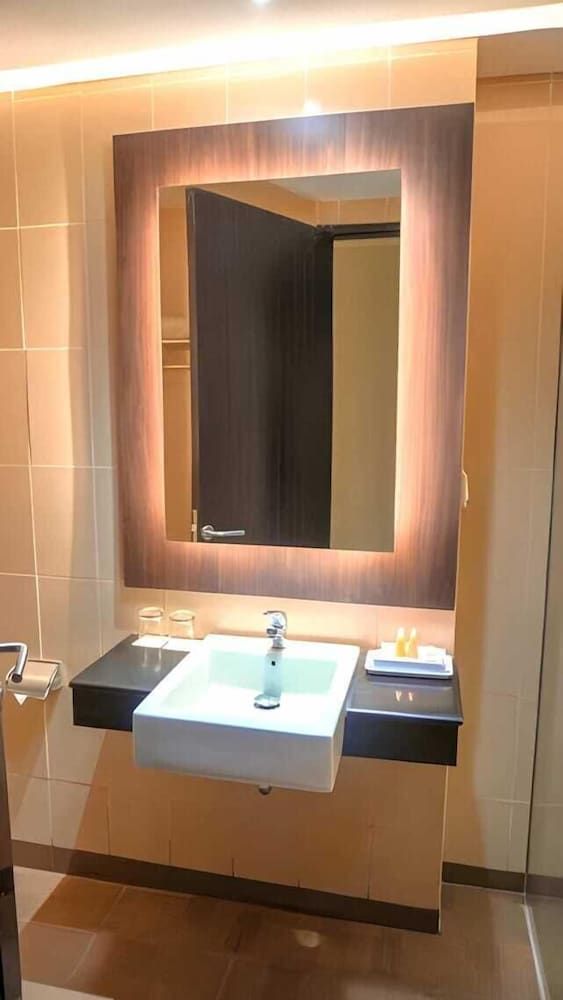 Grand Abe Hotel Deluxe Single Bed 4