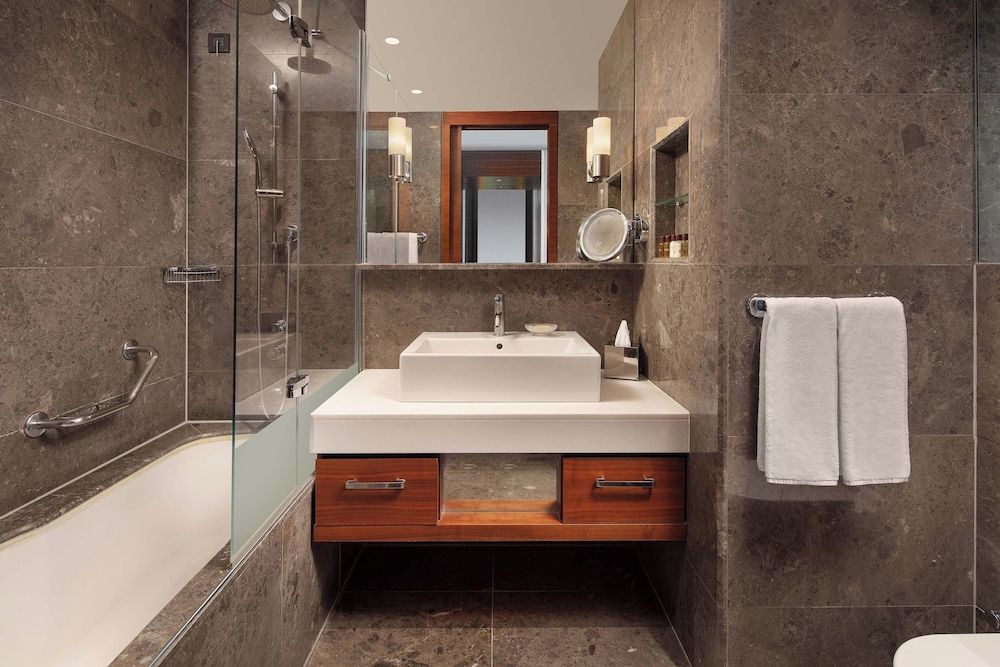 Sheraton Istanbul Atakoy Hotel Deluxe Room, 2 Twin Beds, Non Smoking, Sea View 6