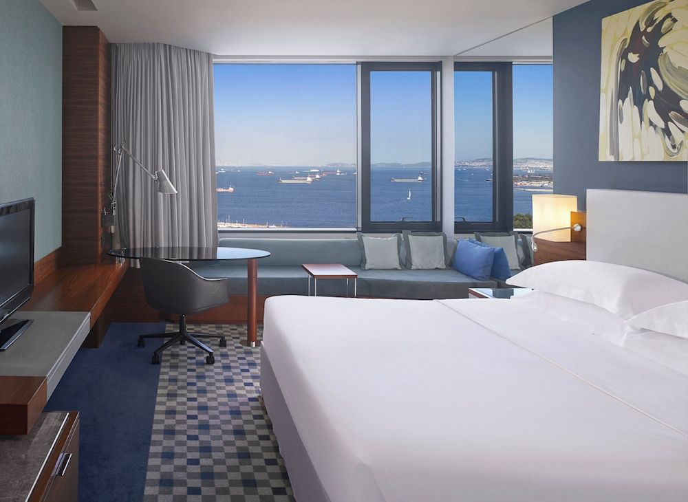 Deluxe Room, 1 King Bed, Sea View