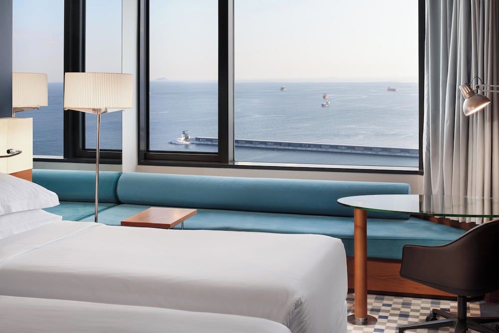 Sheraton Istanbul Atakoy Hotel Deluxe Room, 2 Twin Beds, Non Smoking, Sea View 3