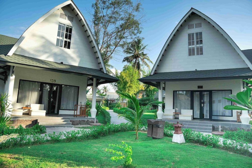 undefined Jambuluwuk Oceano Resort Gili Trawangan 2