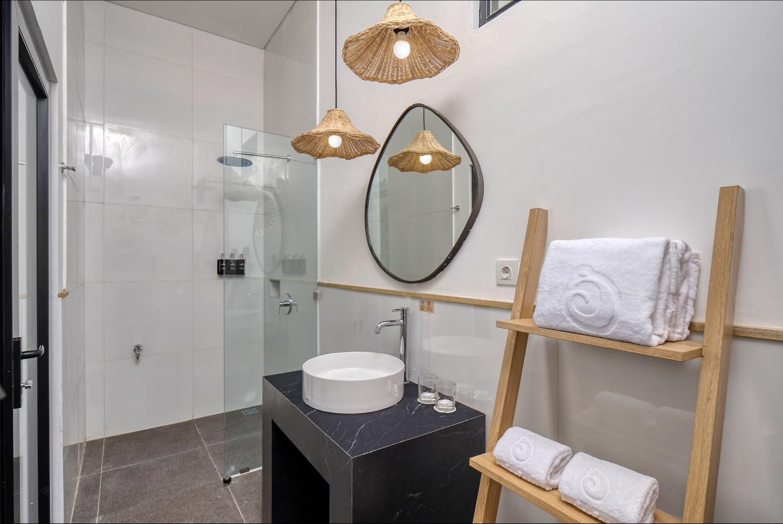 undefined Jambuluwuk Oceano Resort Gili Trawangan 7