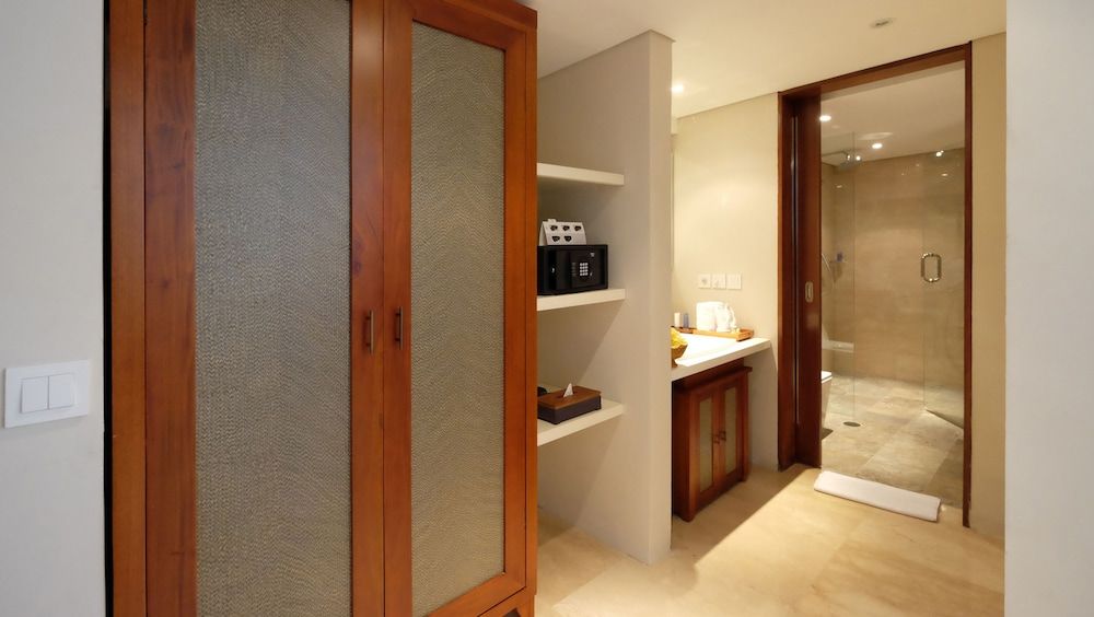 The Bandha Hotel & Suites Premier Deluxe Lagoon Access with Daily Beers 6