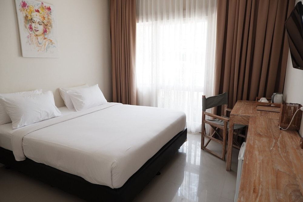 The Beach House Resort Superior Room with Pool View 8