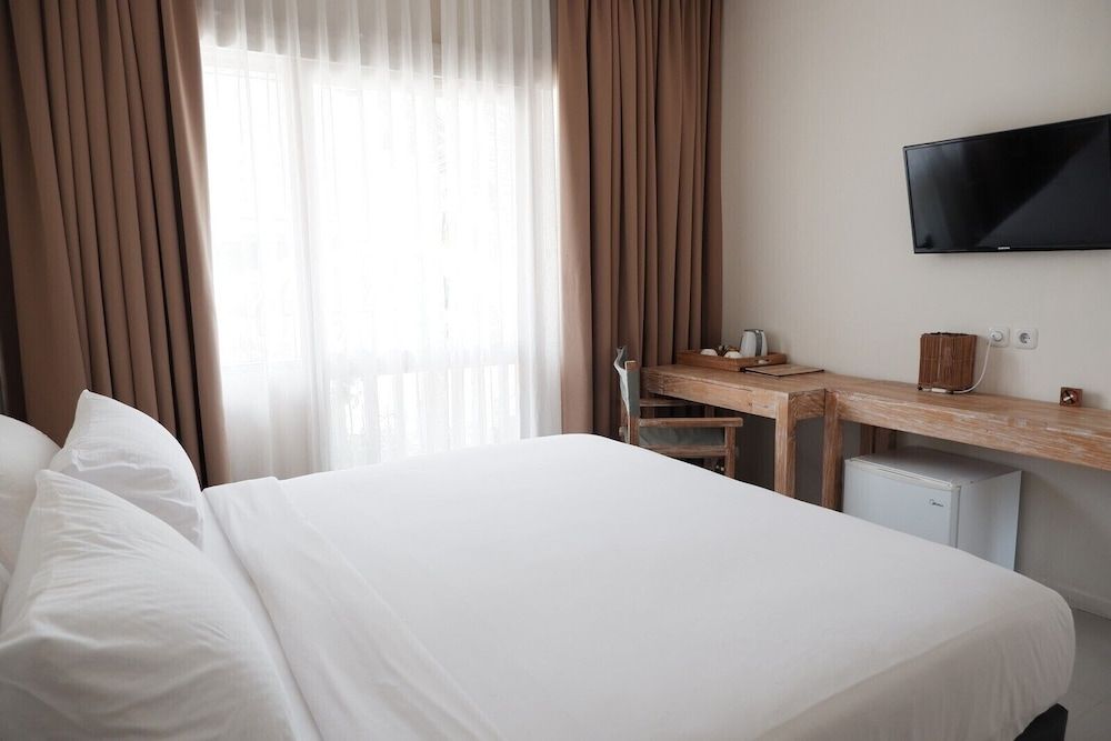 The Beach House Resort Superior Room with Pool View 2