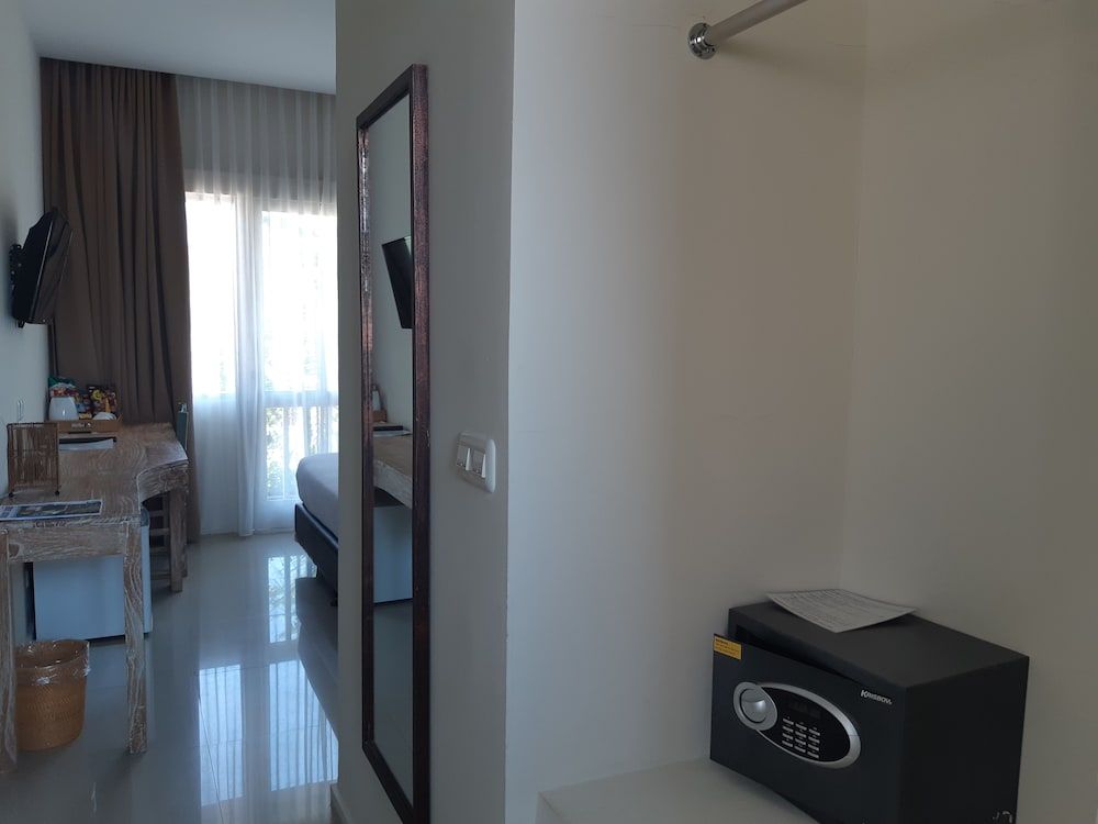 The Beach House Resort Superior Room with Pool View 16