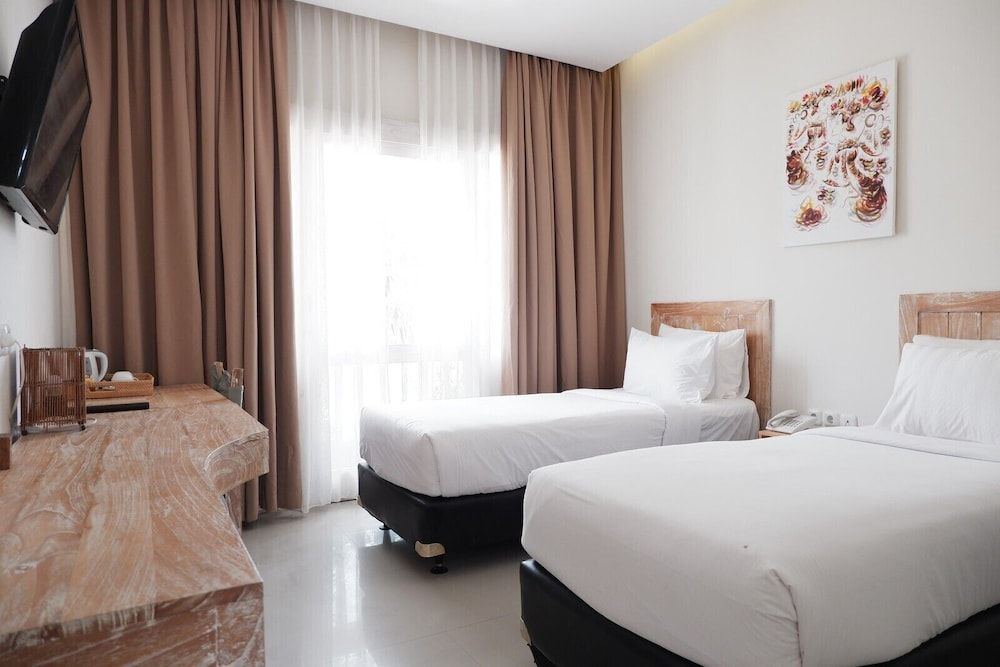 The Beach House Resort Superior Room with Pool View 3