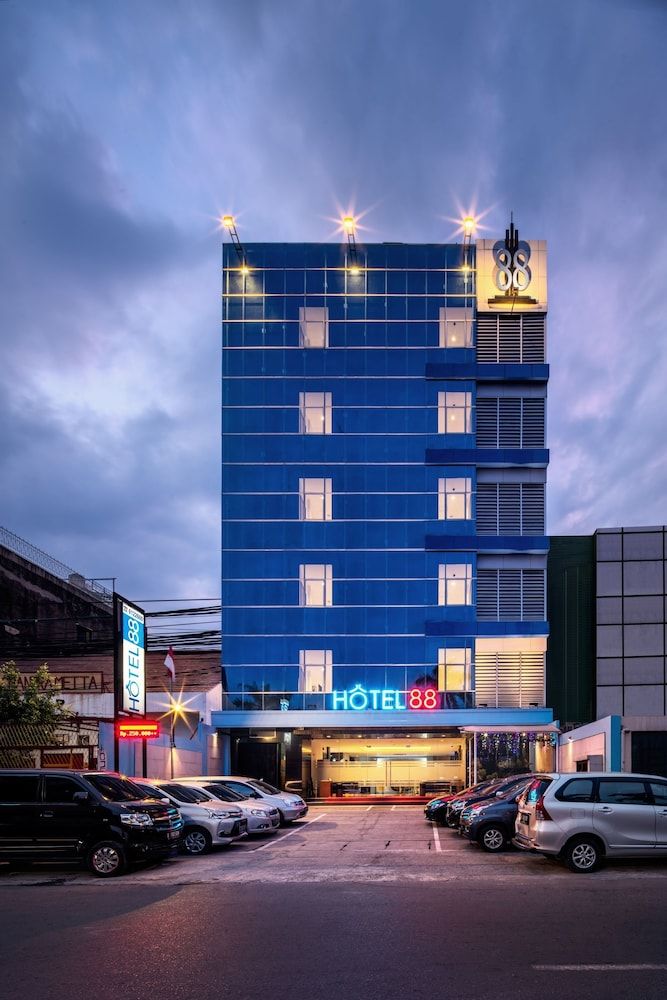 undefined Hotel 88 Mangga Besar 120 by WH 4