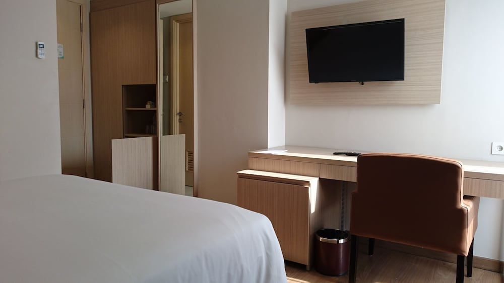 Ayaka Suites Deluxe Room, 1 Queen Bed 5