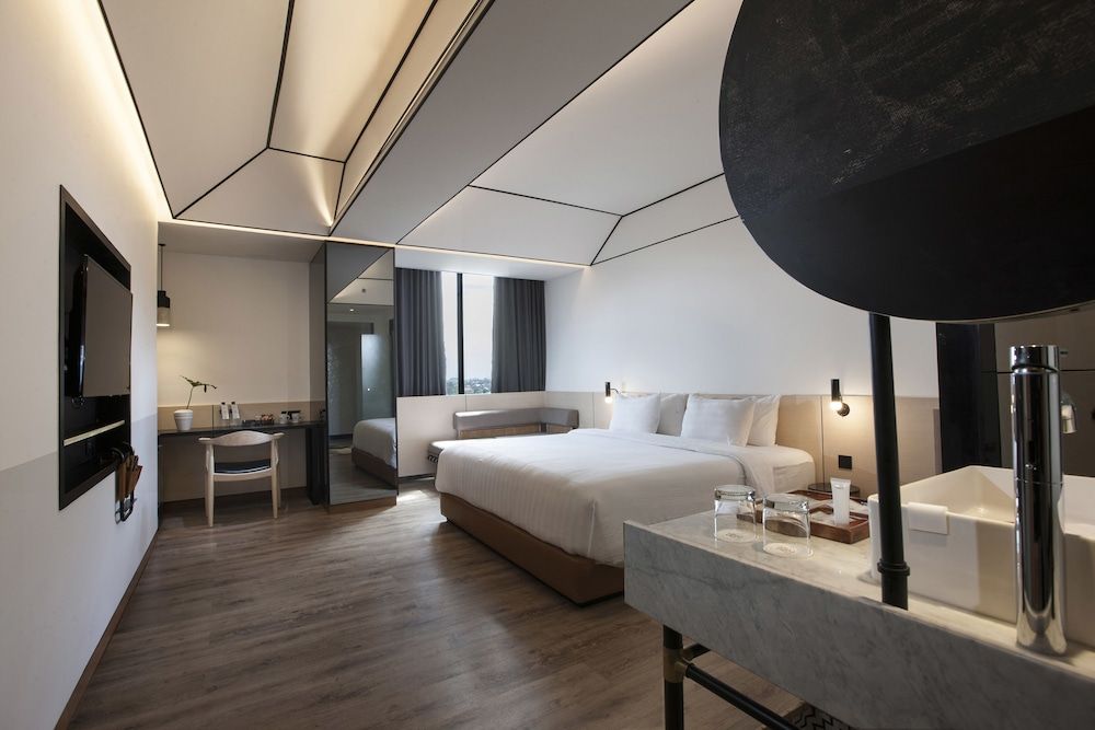 Corner Suite