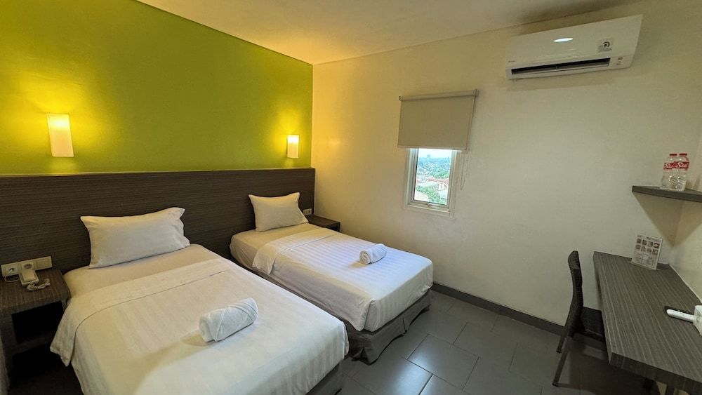 IZI Hotels Superior Twin Room 2
